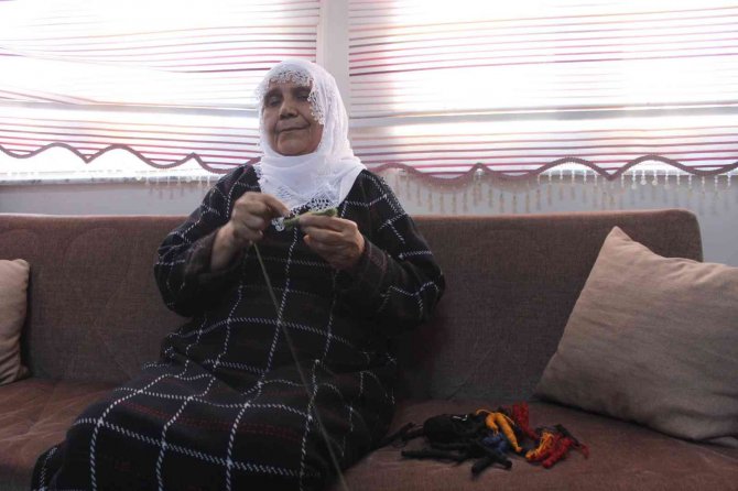 Ayşe Nine Gençlik Hayaline 75’inde Başında Başladı