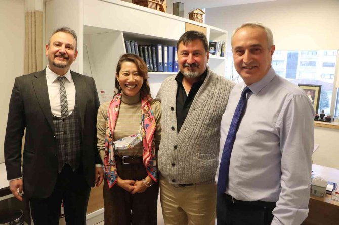 Beyin Kanaması Geçiren Japon Hastayı 5 Günde Ayağa Kaldırdılar