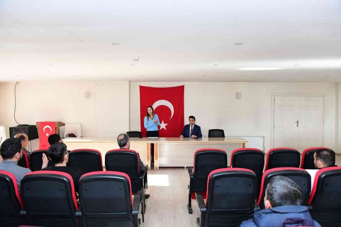 Çatak Belediye Personeli İşaret Dili Eğitimi Alıyor