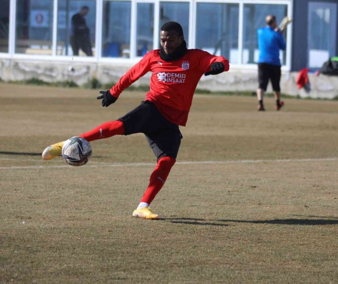 Sivasspor, Konya Maçına Yoğun Tempoda Hazırlanıyor