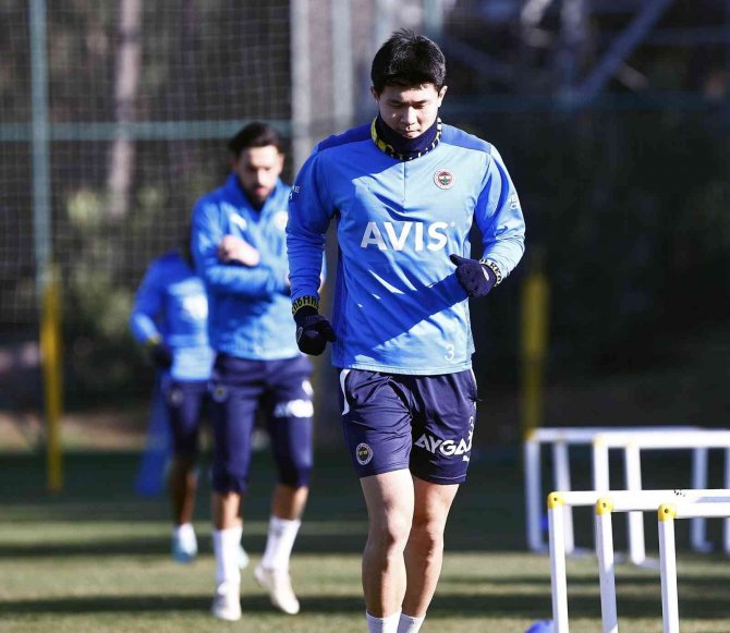 Fenerbahçe’de Adana Demirspor Maçı Hazırlıkları Sürüyor