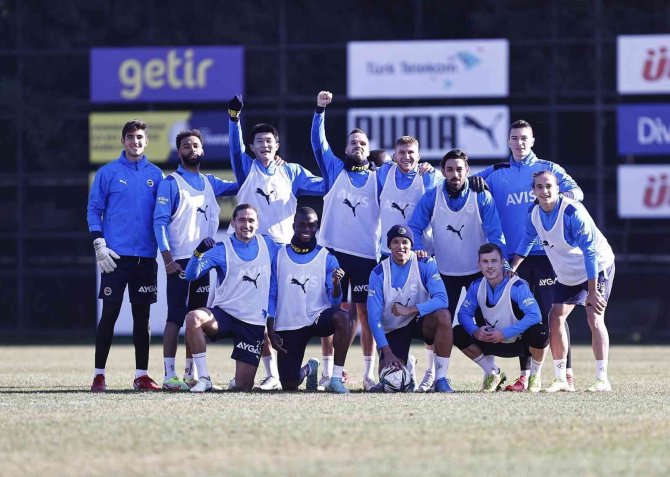 Fenerbahçe’de Adana Demirspor Maçı Hazırlıkları Sürüyor