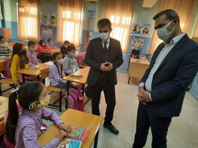 Gazi Emet İ̇lkokulu’na “Temel Yaşam Becerileri” Atölyesi Açıldı