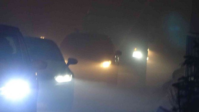 Yüksekova’da Yoğun Sis: Görüş Mesafesi 5 Metreye Düştü