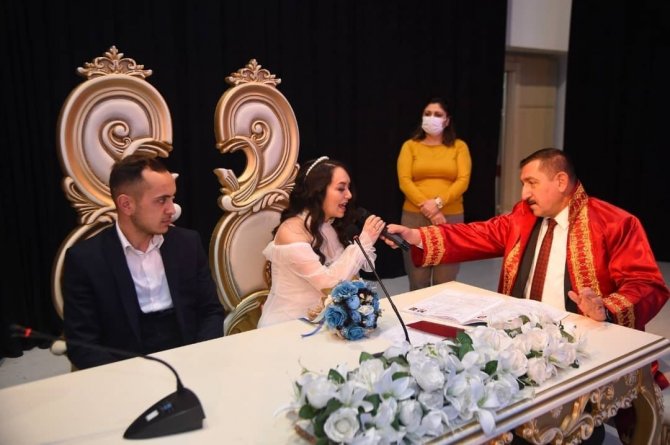 Pandemiye Rağmen Geçtiğimiz Yıl Nikah Sayıları Arttı