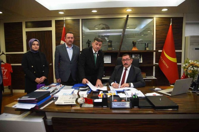 Kastamonu Belediyesinde Asgari Ücret 5 Bin 800 Liraya Çıkartıldı