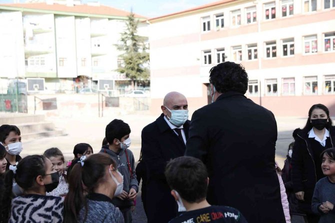 Başkan Altınok’tan Okullara Yeni Yıl Ziyareti