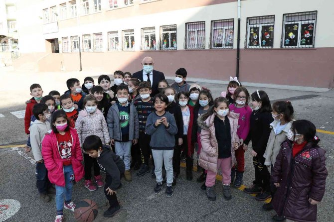 Başkan Altınok’tan Okullara Yeni Yıl Ziyareti
