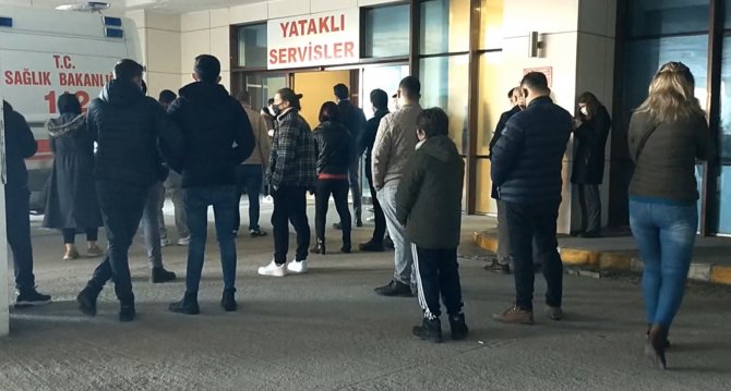 Edirne’de Korkutan Görüntü: Binlerce Kişi Kovid Testi İçin Hastaneye Akın Etti