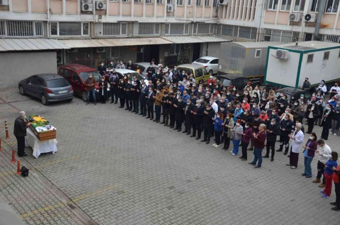 Koronaya Yenik Düşen Tıp Teknisyeni, Son Yolculuğuna Uğurlandı