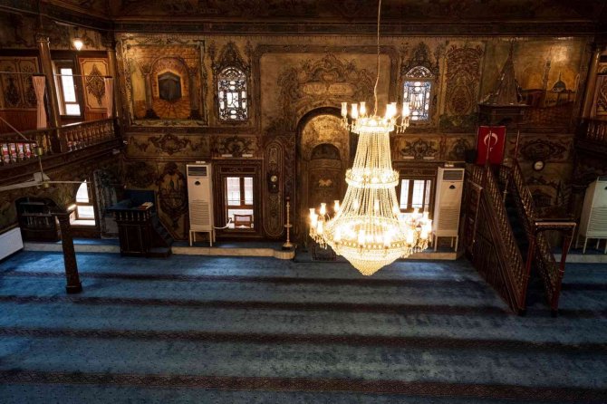 2 Asırlık Caminin Eşsiz Motif Ve Duvar Süslemeleri Hayran Bırakıyor