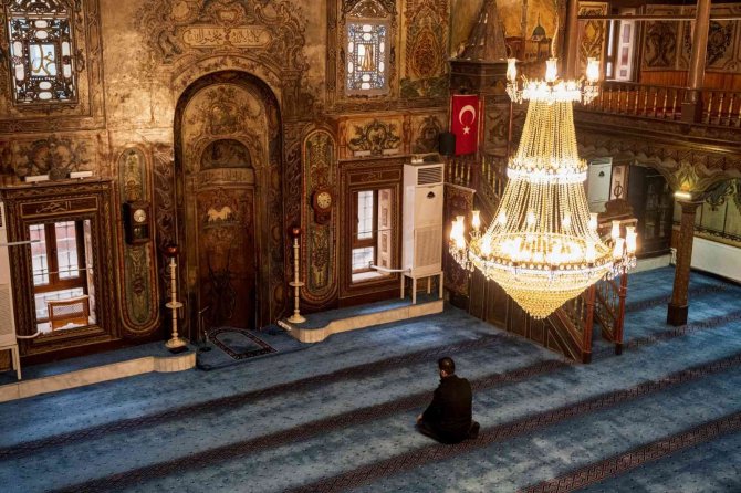 2 Asırlık Caminin Eşsiz Motif Ve Duvar Süslemeleri Hayran Bırakıyor