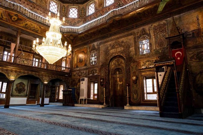 2 Asırlık Caminin Eşsiz Motif Ve Duvar Süslemeleri Hayran Bırakıyor
