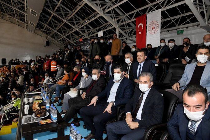 Vali Su, Çukurova Basketbol’un Sevincine Ortak Oldu