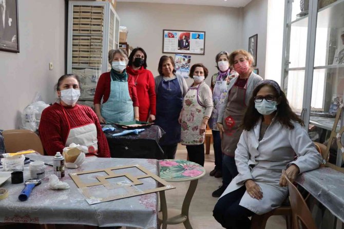 Nazilli Belediyesi Vitray Ve Ahşap Boyama Kursları Devam Ediyor