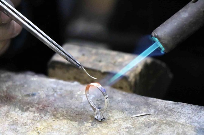 Büyük Pırlantanın Derdi De Büyük Oluyor