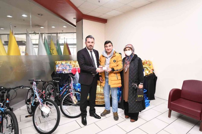 Pursaklar’da 571 Talihli Hediyelerini Aldı