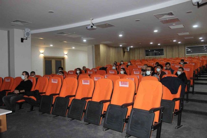 Bilecik’teki Hastane Acil Servis Görevlilerine Acil Vakalara Müdahale Eğitimi Verildi