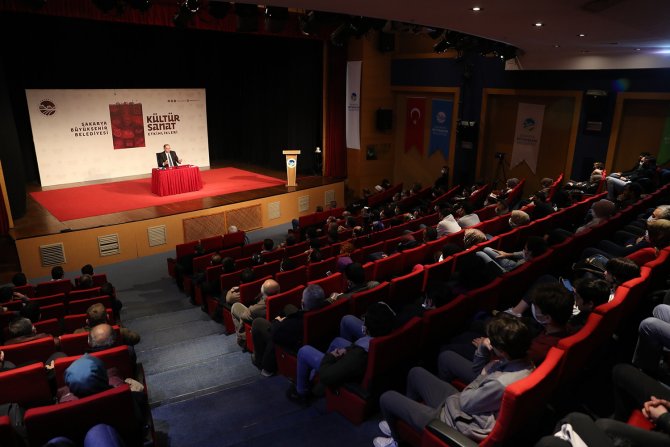 Akm’de Yakın Tarih Konuşuldu