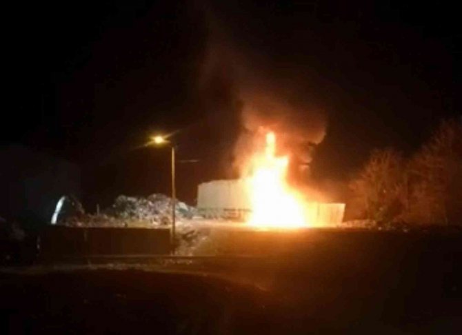 Samsun’da Çöp Yüklü Tır Alev Alev Yandı