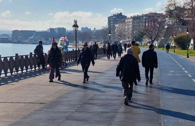 Kışın Ortasında Yazdan Kalma Bir Gün Yaşanıyor