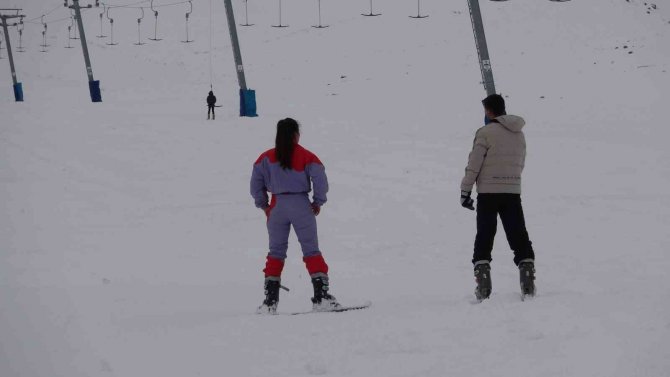 Van’da 3 Yılın Ardından Kayak Sezonu Açıldı