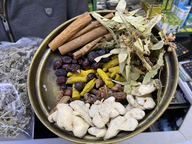 Grip Ve Soğuk Algınlığına Karşı Aktarın Yolunu Tuttular