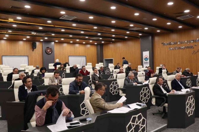 Makam Aracı Teklifi Meclise Takıldı