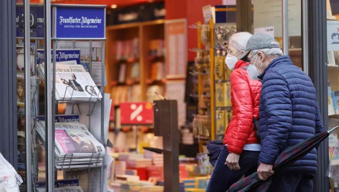 Almanya’da Covid-19 Vaka Sayısı 64 Bine Ulaştı