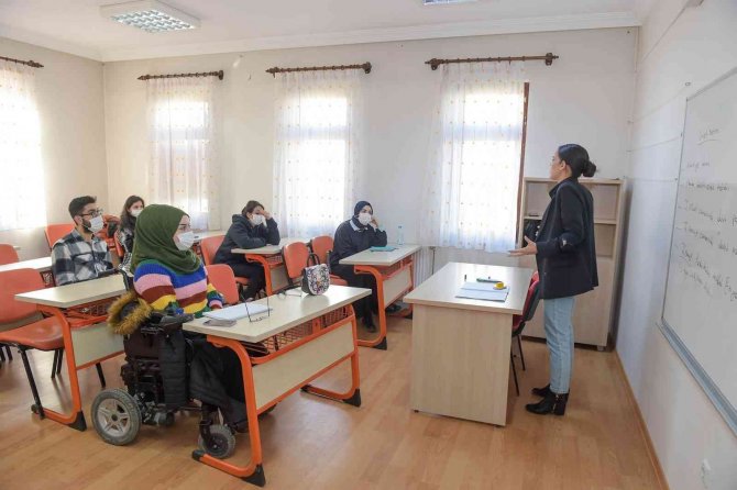Altındağ’da Engelliler İçin Kpss Kursu Başladı