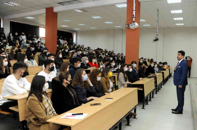 Adü Rektörü Aldemir, Nazilli Myo Ve Nazilli Sağlık Hizmetleri Myo Öğrencileri İle Bir Araya Geldi