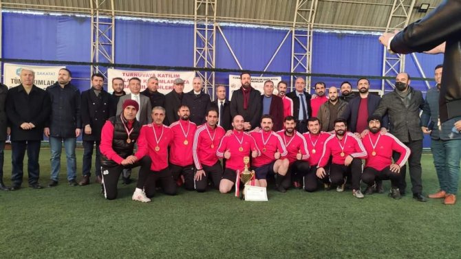 Bingöl’de Kurum Çalışanları, Öğrenciler İçin Forma Terletti