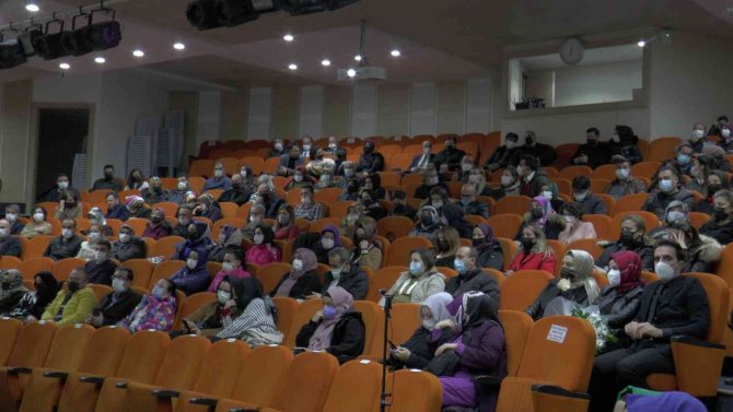 Yazar Hayati İ̇nanç Velilerle Buluştu