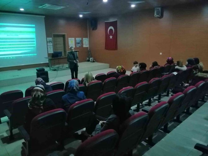 Üniversitesi Öğrencilerine Evlilik Öncesi Eğitim Semineri