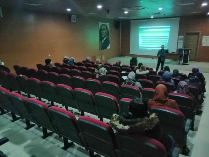 Üniversitesi Öğrencilerine Evlilik Öncesi Eğitim Semineri