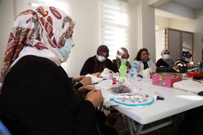 Esentepe Esmek’te Eğitimler Devam Ediyor