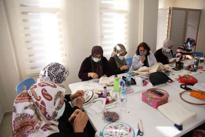 Esentepe Esmek’te Eğitimler Devam Ediyor