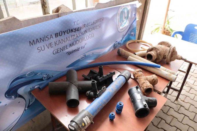 Eski İçme Suyu Boruları Mahallede Sergilendi