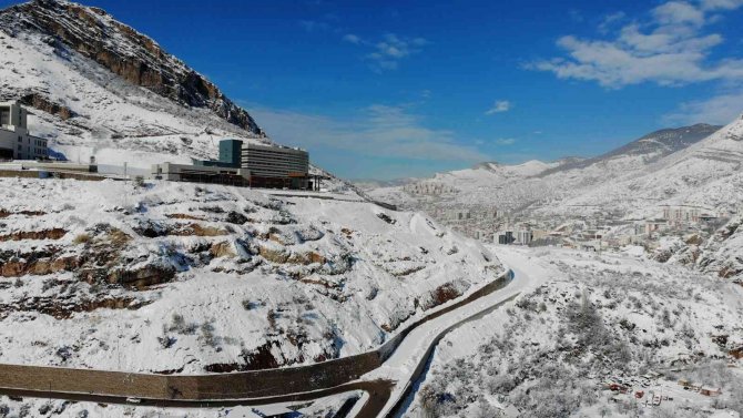 Gümüşhane Devlet Hastanesi’nde Yol Sorunu Çözüm Bekliyor