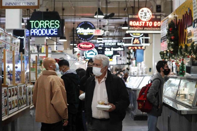 Kaliforniya’da Kapalı Mekanlarda Maske Takma Zorunluluğu Bir Ay Daha Uzatıldı