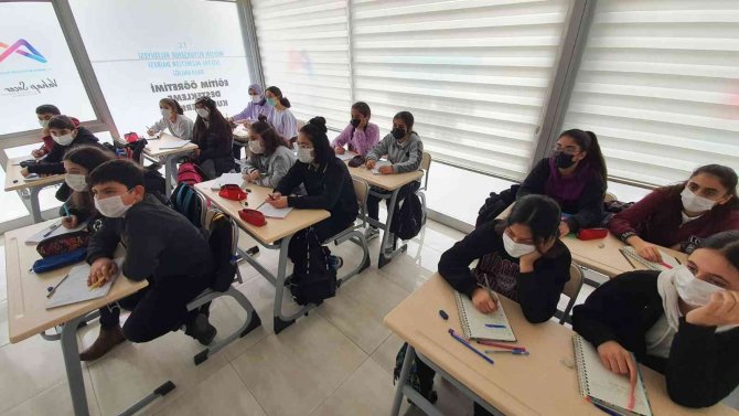 Büyükşehir Belediyesi, Tarsus’ta Lgs Hazırlık Kurs Merkezi Açtı