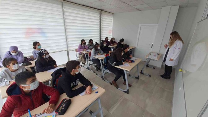 Büyükşehir Belediyesi, Tarsus’ta Lgs Hazırlık Kurs Merkezi Açtı