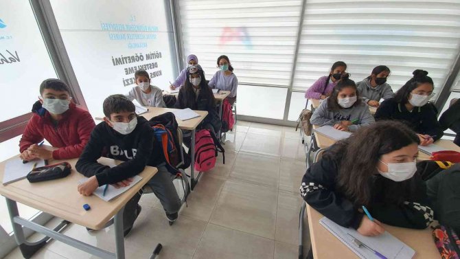 Büyükşehir Belediyesi, Tarsus’ta Lgs Hazırlık Kurs Merkezi Açtı