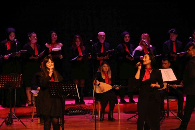 Nevü’lü Öğrencilere Final Sınavı Öncesi ’Heybemdeki Türküler Konseri’
