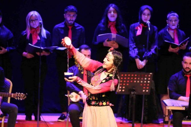 Nevü’lü Öğrencilere Final Sınavı Öncesi ’Heybemdeki Türküler Konseri’