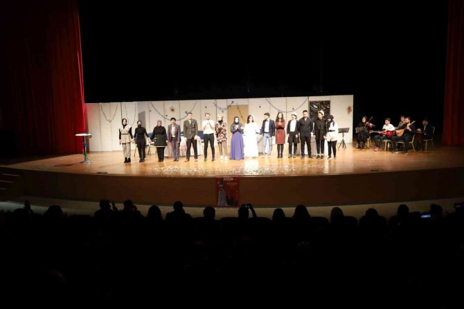 ’Düğün’ Nevü’de Sahnelendi