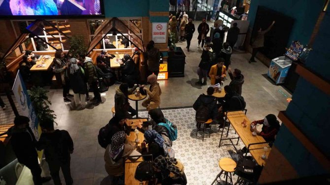 Öğrenciler Sınav Stresini ´kesişme; İ̇yi Ki Varsın Eren´ Filmi İle Atlattı
