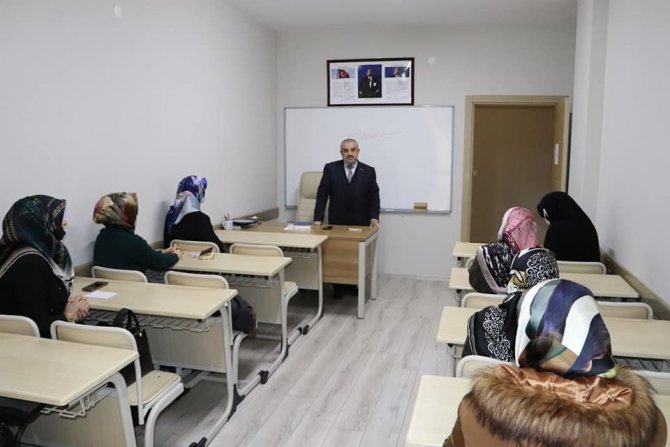 Sivas’ta Din Görevlilerine Eğitim