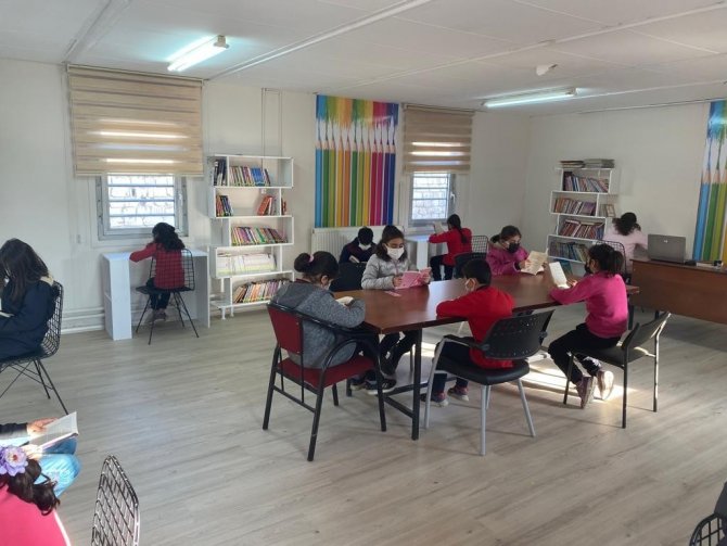 Ttkd’den 60. Yıl Akçakiraz İ̇lköğretim Okuluna Kütüphane Desteği