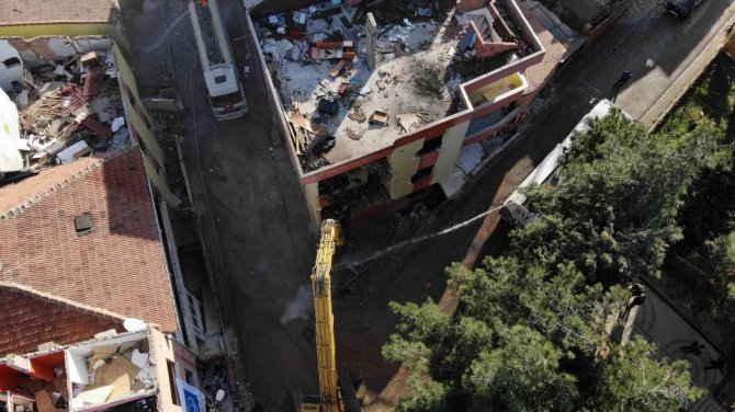 Üsküdar’da "Büyük Dönüşüm" Kapsamında 32 Bina Yıkıldı